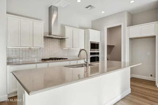 Property Slideshow image 3 of 15 | 30679 s willet way, Oracle, AZ, 85623