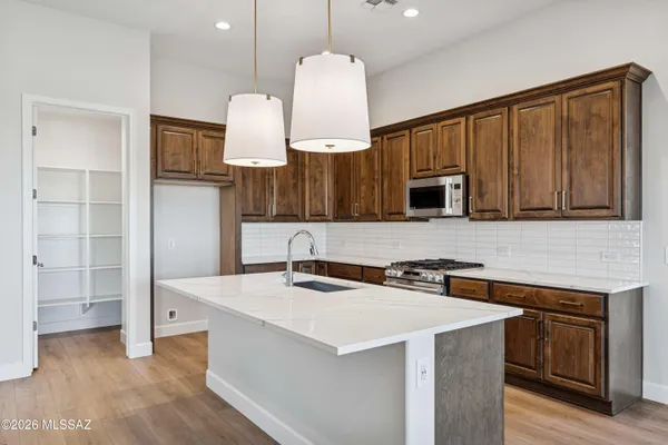 Property Slideshow image 3 of 13 | 61701 e travertine st, Oracle, AZ, 85623