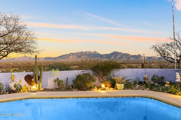 Property Slideshow image 2 of 51 | 1931 s calle montanosa, Green Valley, AZ, 85622