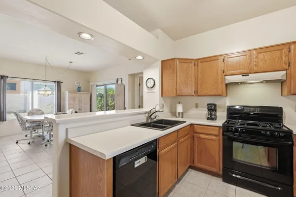 Property Slideshow image 3 of 49 | 430 w rio sinaloa, Green Valley, AZ, 85614