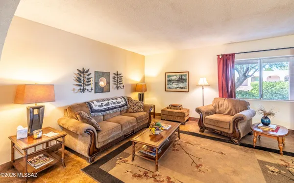 Property Slideshow image 3 of 36 | 2031 s santa carla dr, Green Valley, AZ, 85614