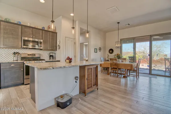 Property Slideshow image 3 of 26 | 13826 e langtry ln, Tucson, AZ, 85747