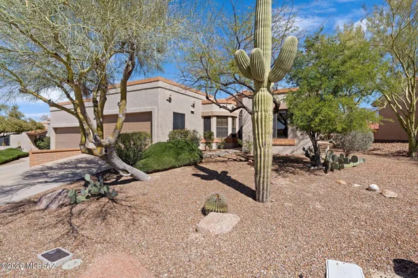 Property Slideshow image 3 of 27 | 14410 n spanish garden ln, Oro Valley, AZ, 85755