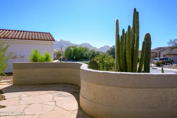 Property Slideshow image 2 of 50 | 2137 e bighorn mountain dr, Oro Valley, AZ, 85755