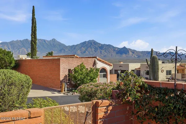 Property Slideshow image 2 of 33 | 1331 w calle serrano, Green Valley, AZ, 85622