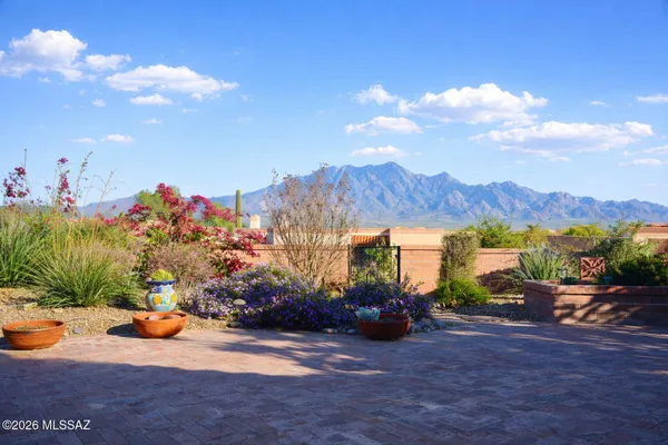 Property Slideshow image 2 of 47 | 3911 s via del tordo, Green Valley, AZ, 85622
