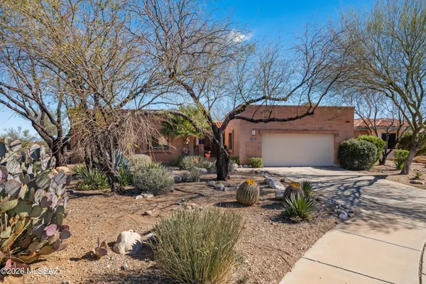 Property Slideshow image 2 of 33 | 1410 w hidden crest ct, Green Valley, AZ, 85622