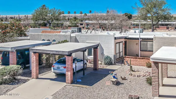 Property Slideshow image 2 of 42 | 273 n paseo de los conquistadores, Green Valley, AZ, 85614