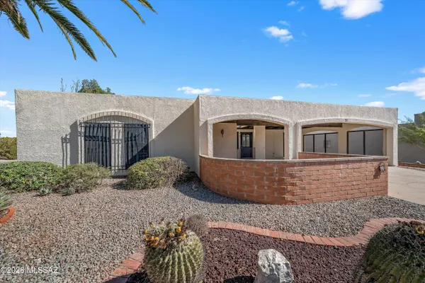 Property Slideshow image 3 of 46 | 71 e santa chalice dr, Green Valley, AZ, 85614