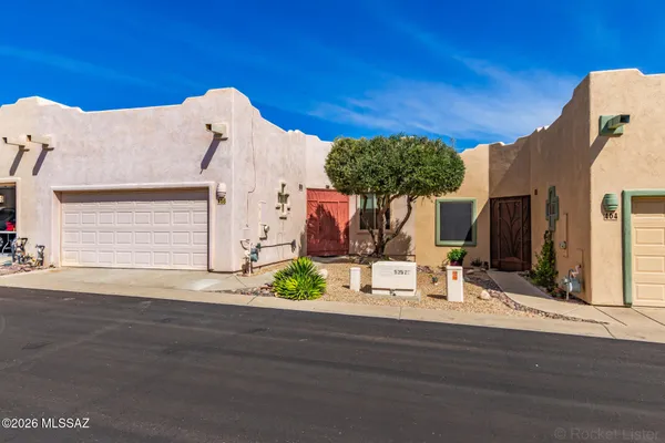Property Slideshow image 2 of 46 | 468 w windham blvd, Green Valley, AZ, 85614