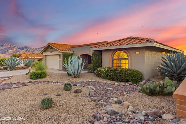 Property Slideshow image 2 of 47 | 14585 n chalk creek dr, Oro Valley, AZ, 85755
