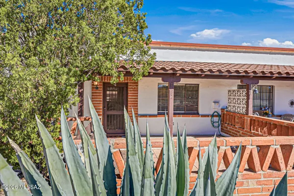 Property Slideshow image 2 of 34 | 515 s la canada dr c, Green Valley, AZ, 85614