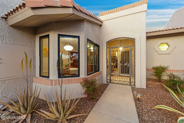 Property Slideshow image 2 of 38 | 14422 n spanish garden ln, Oro Valley, AZ, 85755