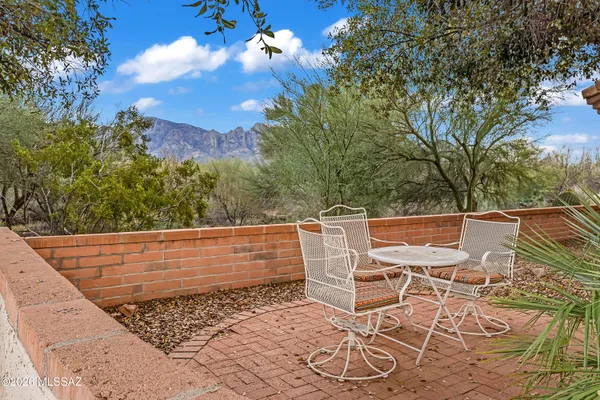 Property Slideshow image 2 of 26 | 13467 n tom ryans way, Oro Valley, AZ, 85755