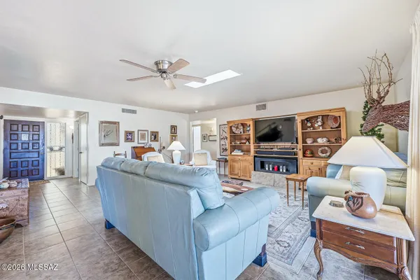 Property Slideshow image 2 of 36 | 1044 n paseo iris, Green Valley, AZ, 85614