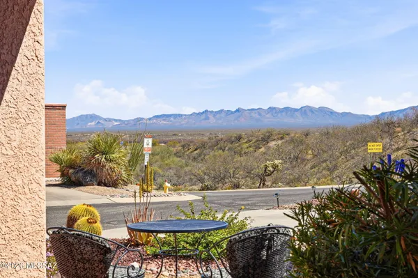 Property Slideshow image 2 of 47 | 921 w via, Green Valley, AZ, 85622