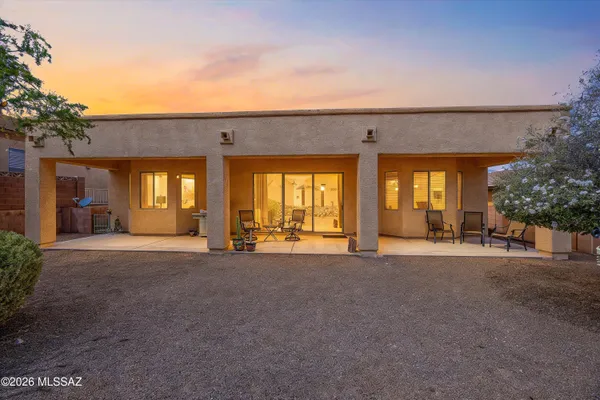 Property Slideshow image 2 of 36 | 1131 w tenniel dr, Green Valley, AZ, 85614