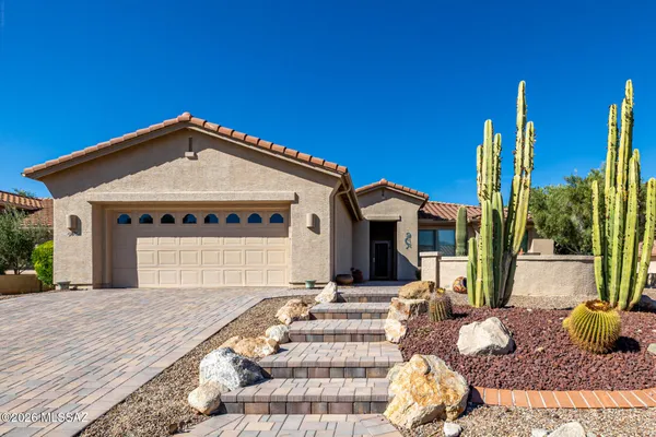 Property Slideshow image 2 of 36 | 61802 e ironwood ln, Tucson, AZ, 85739