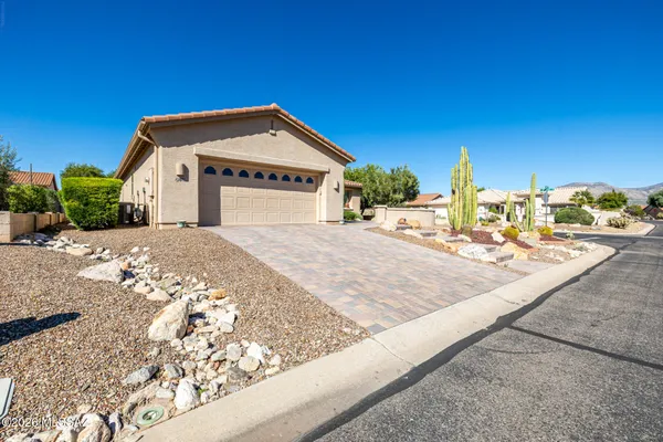 Property Slideshow image 3 of 36 | 61802 e ironwood ln, Tucson, AZ, 85739