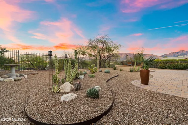 Property Slideshow image 3 of 43 | 14610 n chalk creek dr, Oro Valley, AZ, 85755
