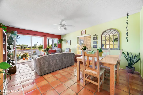 Property Slideshow image 3 of 20 | 1383 w camino calderon, Green Valley, AZ, 85622