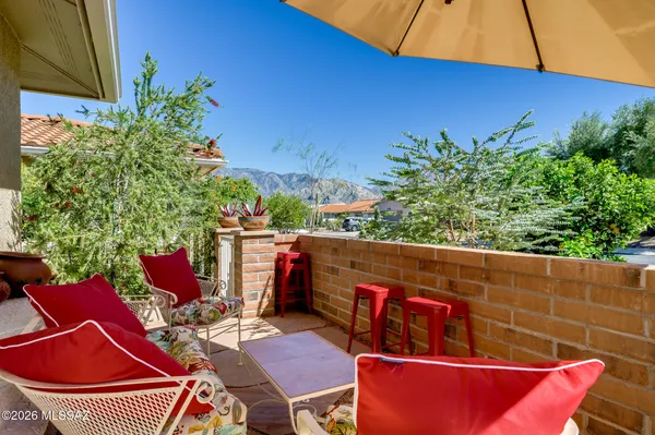 Property Slideshow image 2 of 46 | 2379 e nasturtium st, Oro Valley, AZ, 85755