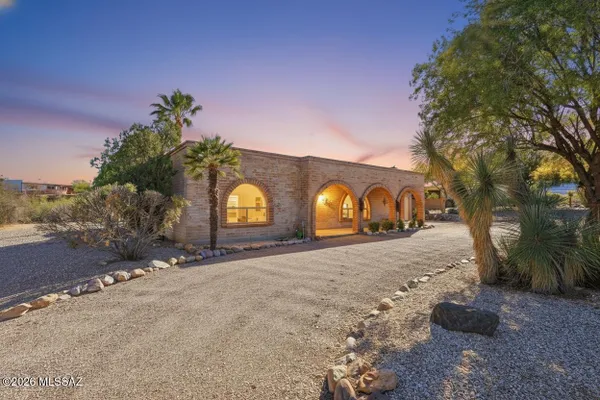 Property Slideshow image 2 of 29 | 661 w via, Green Valley, AZ, 85622
