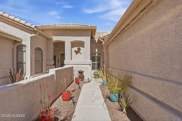 Property Slideshow image 2 of 49 | 39086 s casual dr, Tucson, AZ, 85739