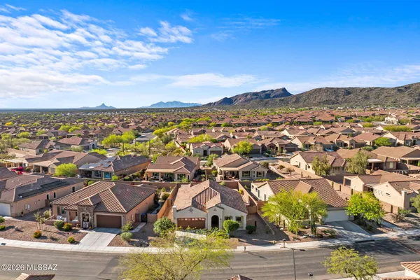 Property Slideshow image 3 of 50 | 13961 n bright angel trl, Marana, AZ, 85658