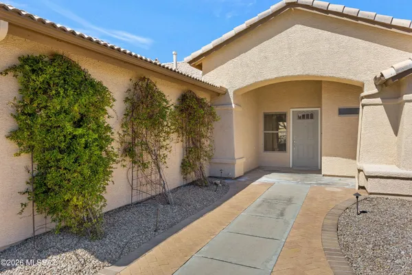 Property Slideshow image 3 of 46 | 38322 s skyline dr, Tucson, AZ, 85739