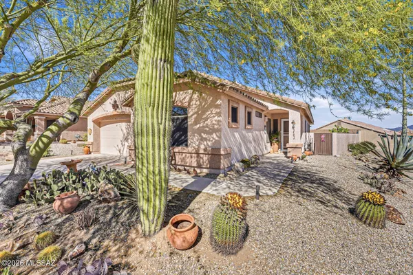 Property Slideshow image 2 of 45 | 1550 n rio la junta, Green Valley, AZ, 85614