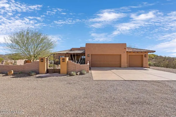 Property Slideshow image 3 of 41 | 587 e corte pasadera cobrizo, Green Valley, AZ, 85614