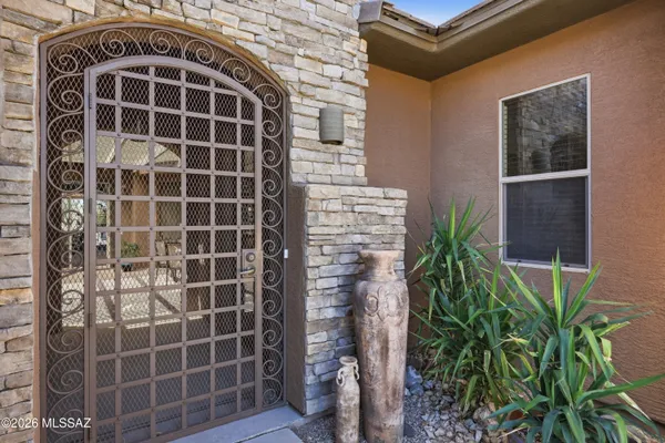 Property Slideshow image 3 of 48 | 2109 w escondido canyon dr, Green Valley, AZ, 85622