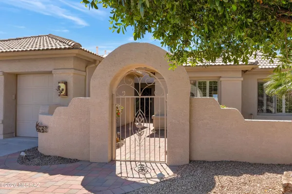 Property Slideshow image 3 of 50 | 62363 e amberwood dr, Tucson, AZ, 85739