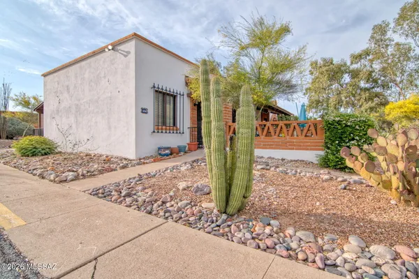 Property Slideshow image 3 of 40 | 366 s la canada dr a, Green Valley, AZ, 85614