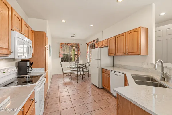 Property Slideshow image 3 of 43 | 9462 n whispering shadows way, Tucson, AZ, 85743