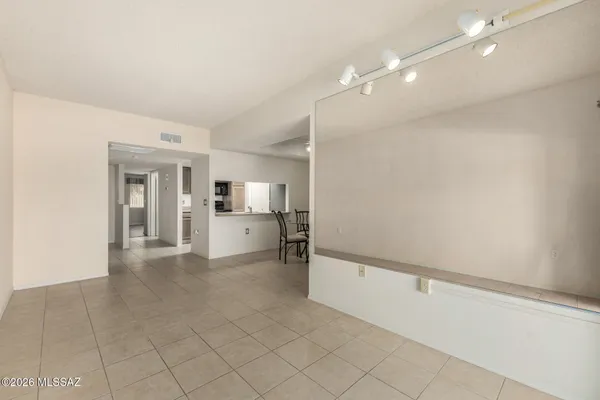 Property Slideshow image 3 of 21 | 1664 w dalehaven cir, Tucson, AZ, 85704
