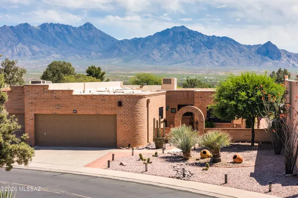 Property Slideshow image 2 of 50 | 781 w desert ridge dr, Green Valley, AZ, 85622