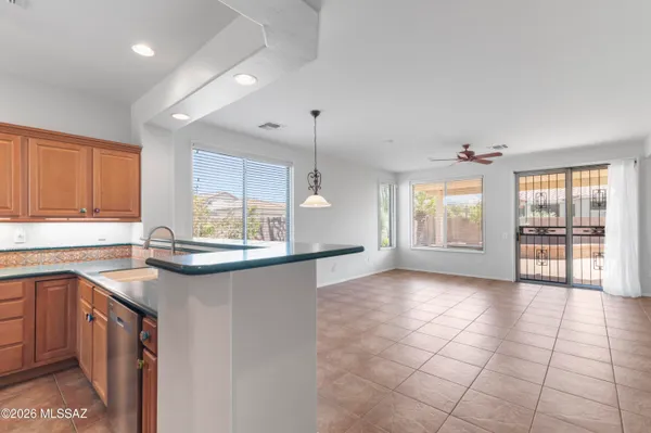 Property Slideshow image 2 of 50 | 7618 w madrigal dr, Tucson, AZ, 85743