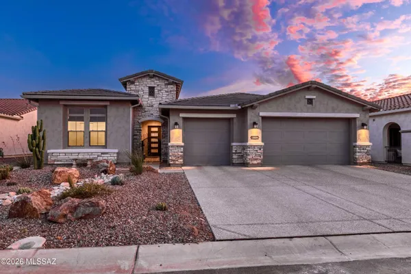 Property Slideshow image 2 of 42 | 61117 e flagstone ln, Oracle, AZ, 85623