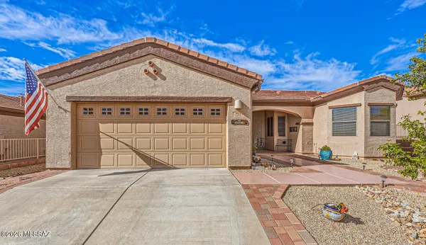 Property Slideshow image 2 of 49 | 955 w bosch dr, Green Valley, AZ, 85614