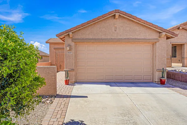 Property Slideshow image 3 of 47 | 1045 w pastora peak dr, Green Valley, AZ, 85614