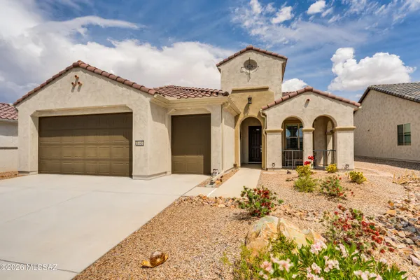 Property Slideshow image 2 of 50 | 1445 e golden rock way, Green Valley, AZ, 85614