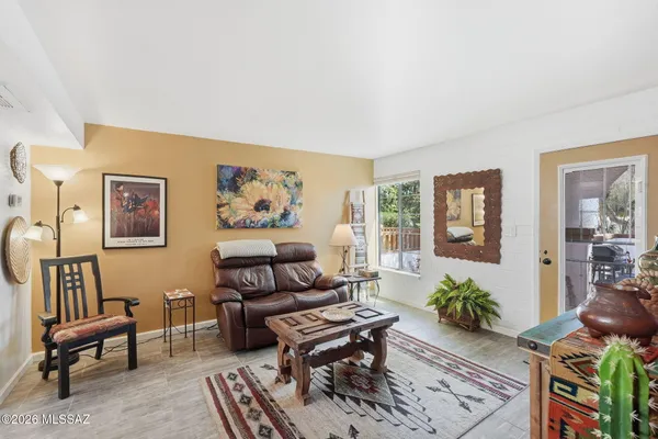 Property Slideshow image 3 of 32 | 176 s paseo sarta b, Green Valley, AZ, 85614