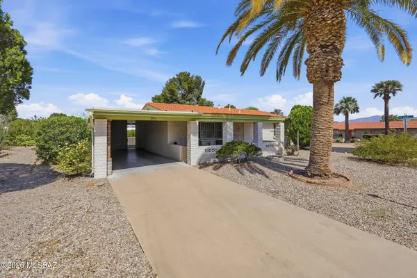 Property Slideshow image 2 of 23 | 1041 s abrego dr, Green Valley, AZ, 85614