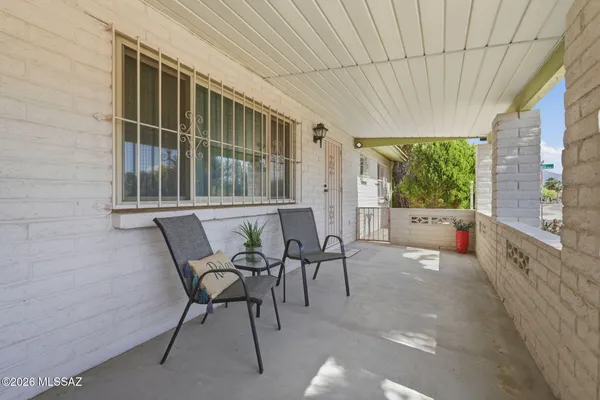 Property Slideshow image 2 of 23 | 1041 s abrego dr, Green Valley, AZ, 85614