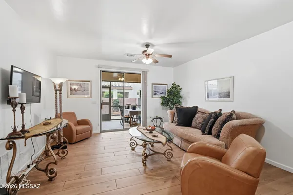 Property Slideshow image 3 of 27 | 433 w deerwood ln, Green Valley, AZ, 85614