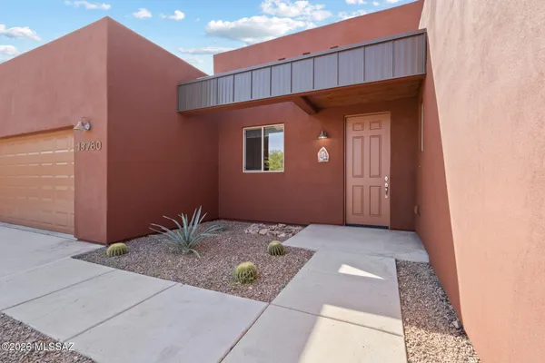Property Slideshow image 3 of 46 | 13760 e langtry ln, Tucson, AZ, 85747