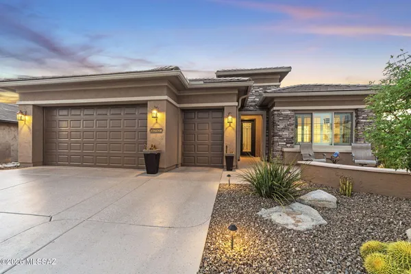 Property Slideshow image 2 of 40 | 60152 e blue palm dr, Oracle, AZ, 85623