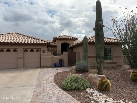Property Slideshow image 2 of 12 | 61749 e briarwood dr, Tucson, AZ, 85739